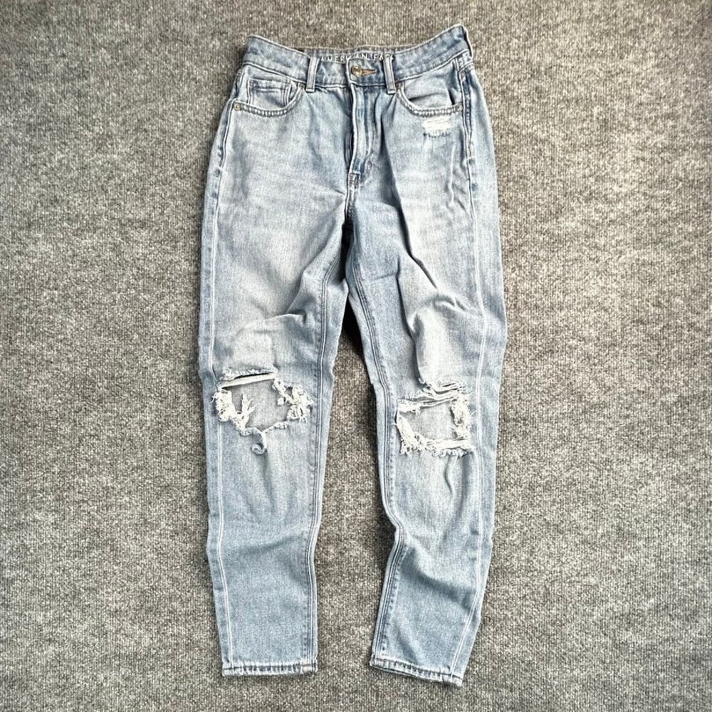 American Eagle Mom Jeans Women’s 0 Light Wash Distressed High Rise Tapered